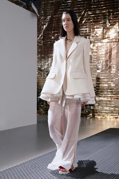 Look 10